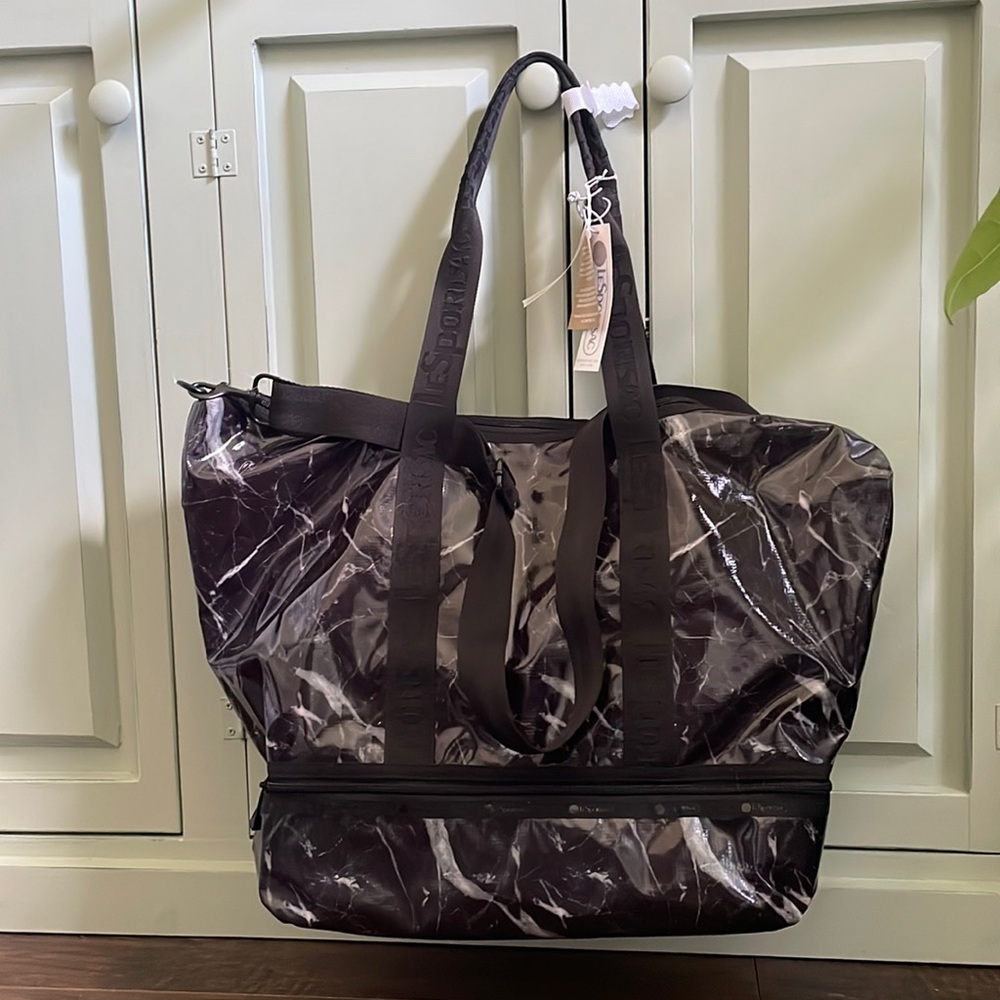 Lesportsac Dakota Deluxe Weekender - Black Marble NWT